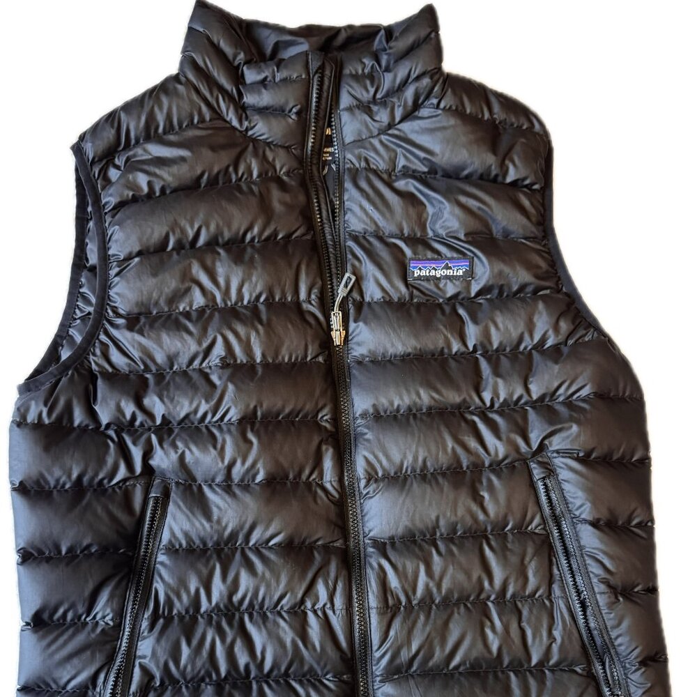 Patagonia Men’s Black Down Vest – EUC size Small